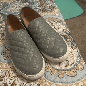 STEVE MADDEN SLIP ON SHOES